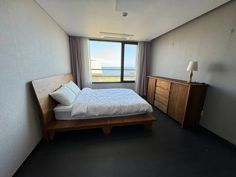 [Seongsan, Seogwipo] Special price, luxury family room with emerald sea view, duplex, 70 pyeong 28