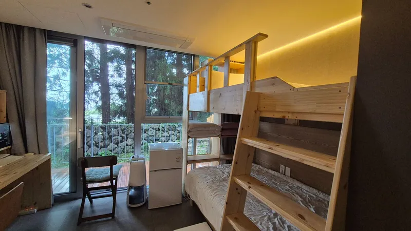 [Topyeong-dong, Seogwipo] (7 days or more) STAY Forest of Silence #1st floor terrace #Forest #Cedar stone wall forest [Seogwipo] 33