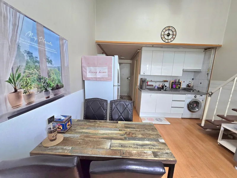 [Goyang] In front of Ilsan Lake Park / 3 / 17 pyeong duplex type. 4 people 24