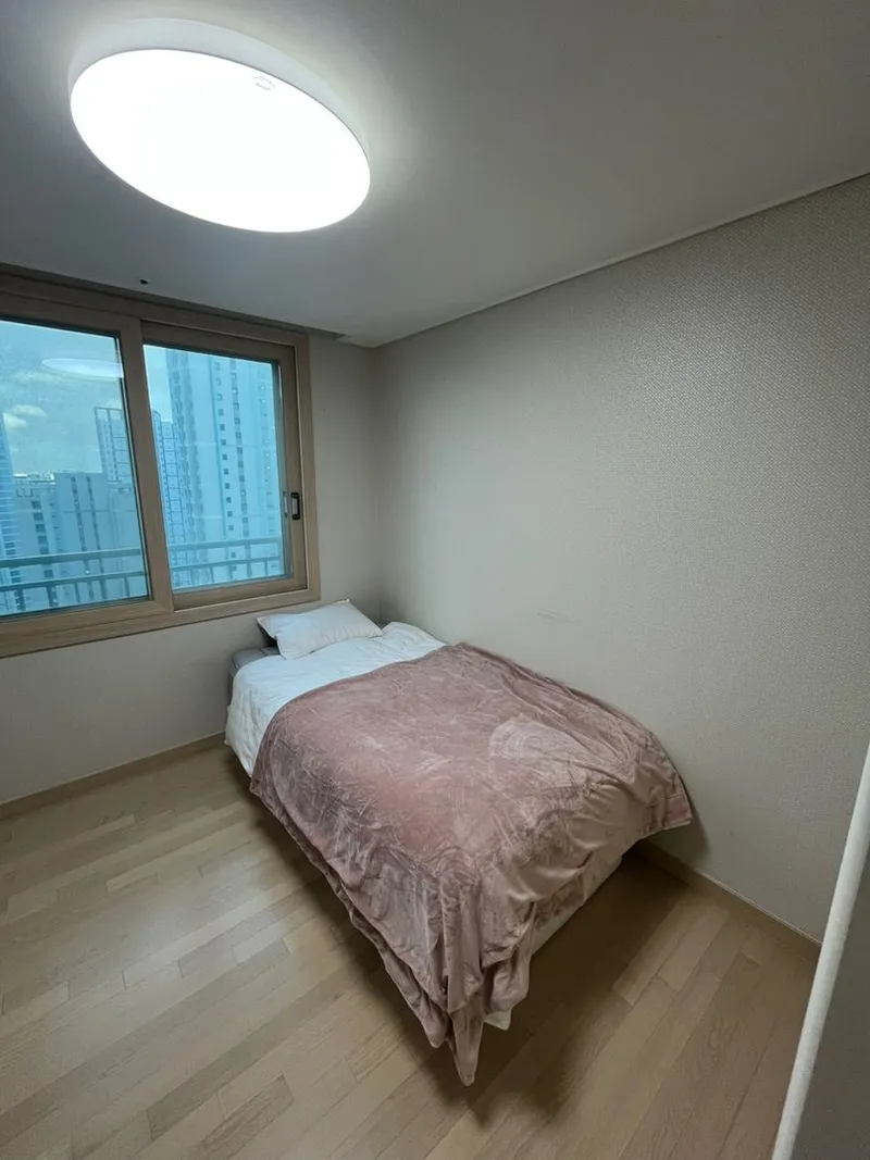 [Yeonsu, Incheon] Songdo 32nd floor three-room apartment 3