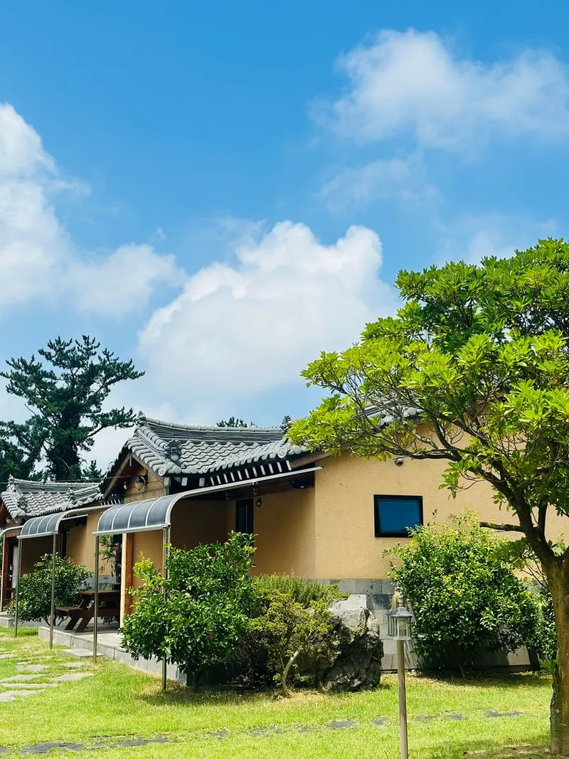 [Aewol, Jeju] Accommodation with cypress trees and healing #Pets allowed 2 separate building 13