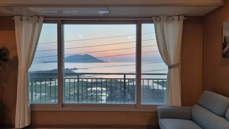 [Hallim, Jeju][Jeju Hyeopjae] Ocean view right in front of the sea Biyangdo Sunset view independent house 2nd floor 17