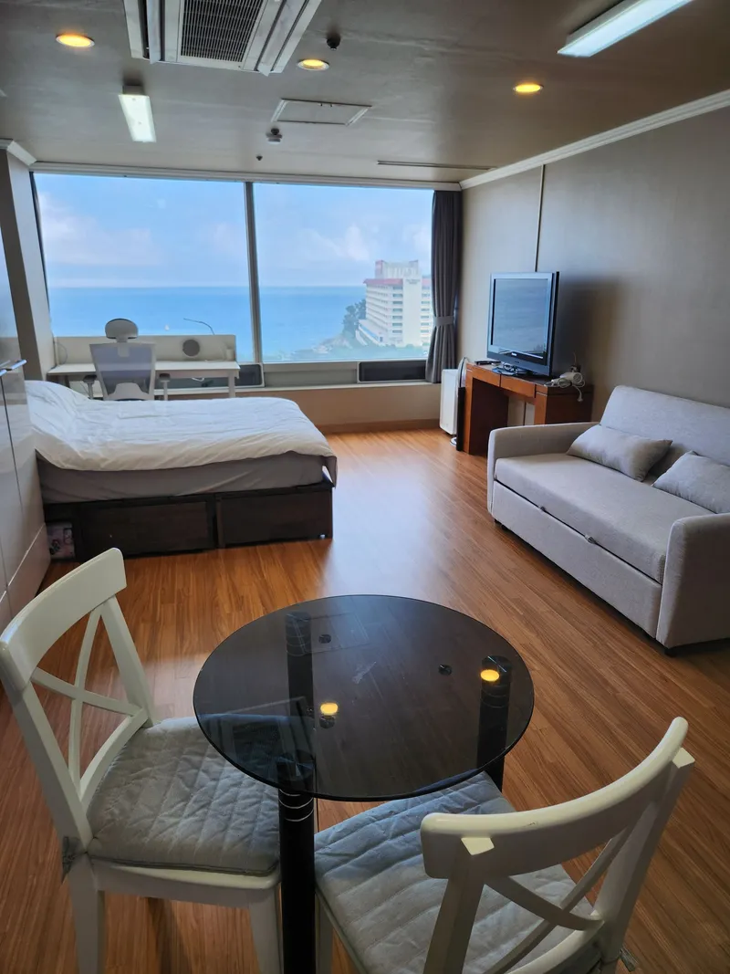 [Haeundae, Busan] Ocean view parking right in front of the beach 6