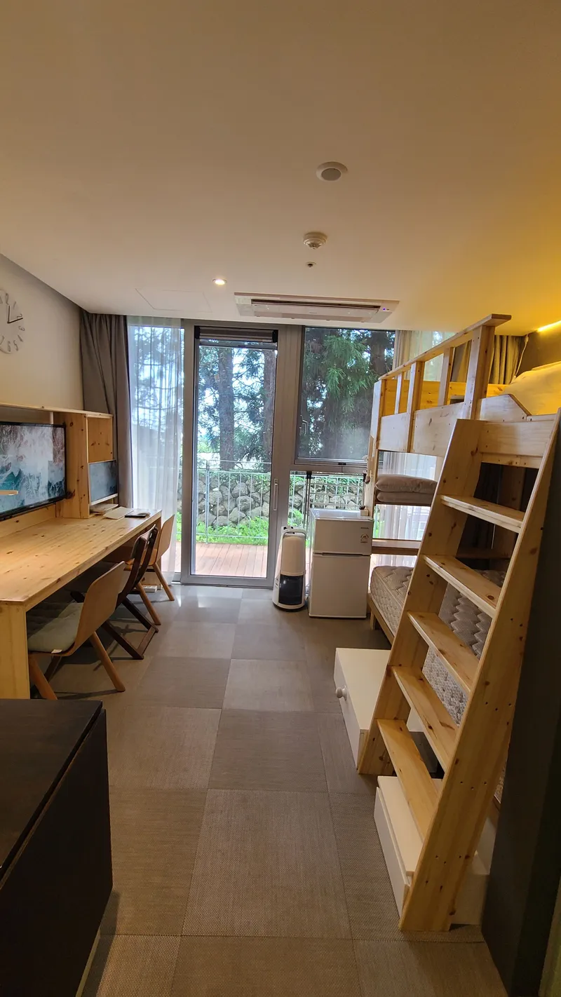 [Topyeong-dong, Seogwipo] (7 days or more) STAY Forest of Silence #1st floor terrace #Forest #Cedar stone wall forest [Seogwipo] 32