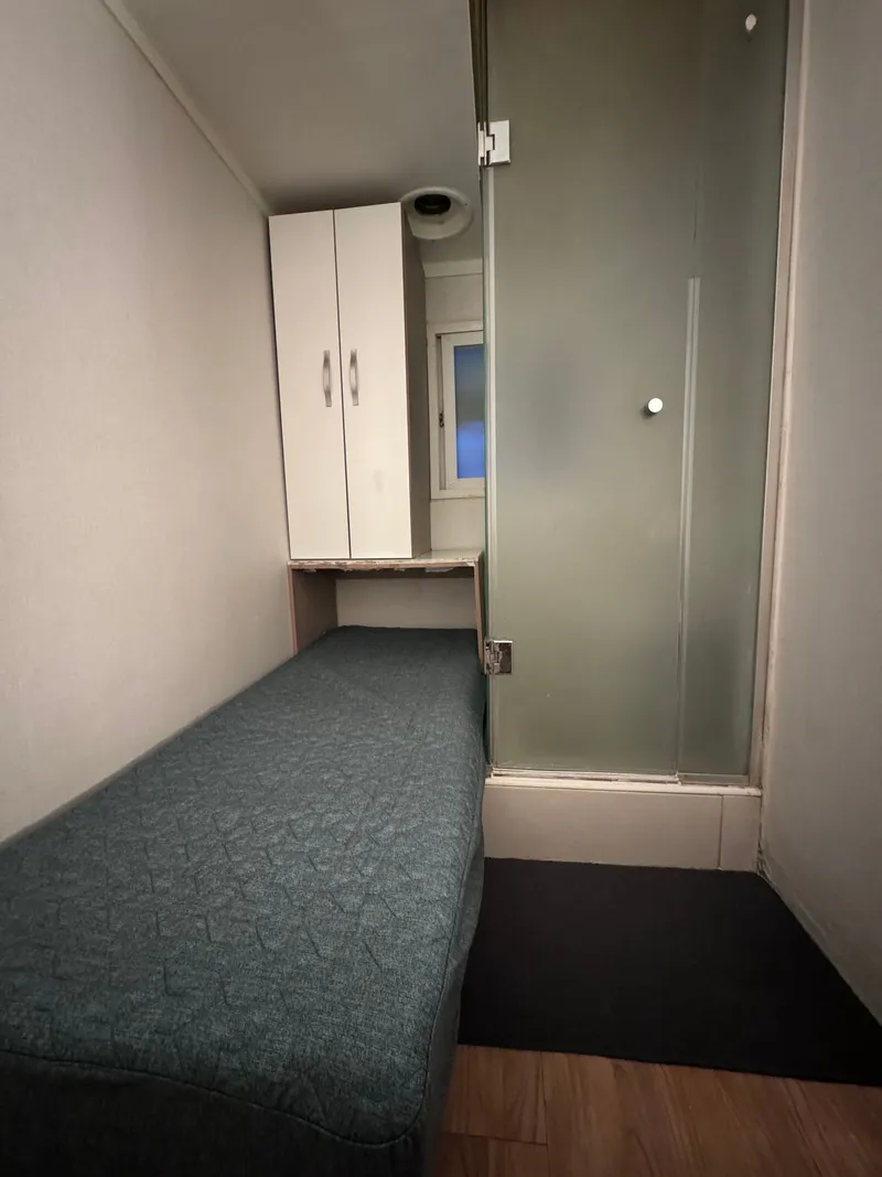 [Gangnam, Seoul] Room 305, 5-minute walk from Sinnonhyeon Station 2