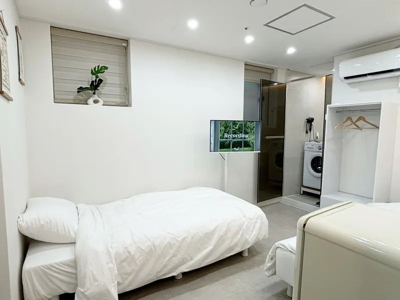 [Jung-gu, Seoul] Newly built, clean, 5-minute walk from Myeongdong Station, fully-equipped twin room 106 2