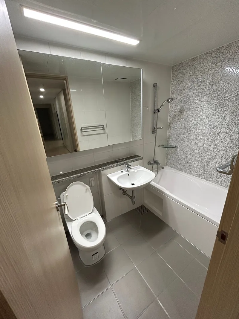 [Yeonsu, Incheon] Songdo 32nd floor three-room apartment 11