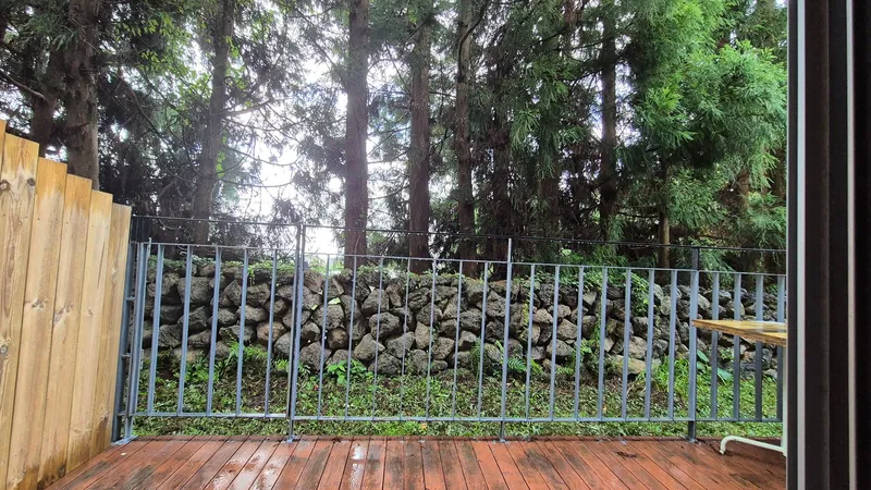 [Topyeong-dong, Seogwipo] (7 days or more) STAY Forest of Silence #1st floor terrace #Forest #Cedar stone wall forest [Seogwipo] 37