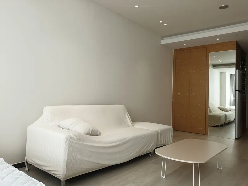 [Seocho, Seoul] 1 minute walk from Gangnam Station, fully-furnished, 11.5 pyeong, max 4 people 2