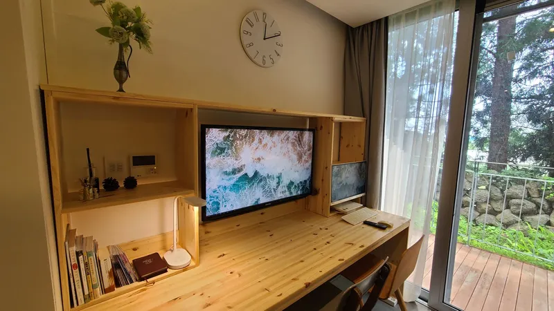 [Topyeong-dong, Seogwipo] (7 days or more) STAY Forest of Silence #1st floor terrace #Forest #Cedar stone wall forest [Seogwipo] 7