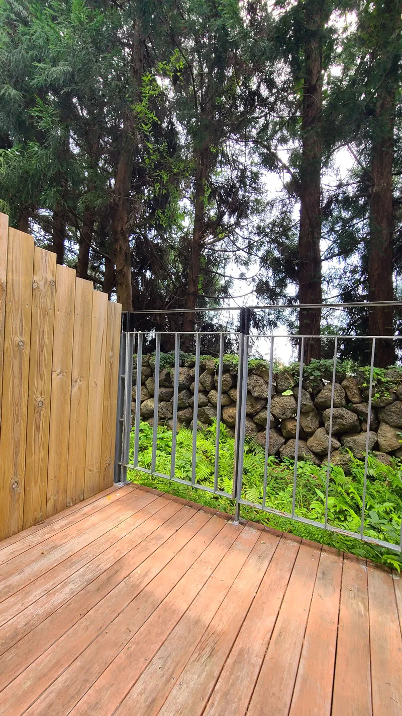 [Topyeong-dong, Seogwipo] (7 days or more) STAY Forest of Silence #1st floor terrace #Forest #Cedar stone wall forest [Seogwipo] 29