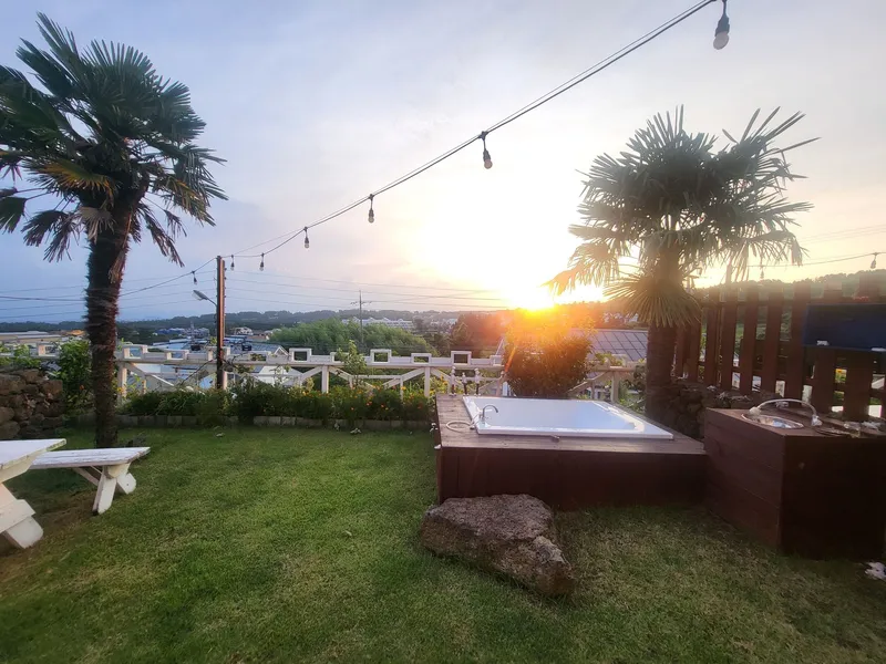 [Aewol, Jeju] Healing accommodation with sunrise and jacuzzi #Newly built accommodation Dalset 70