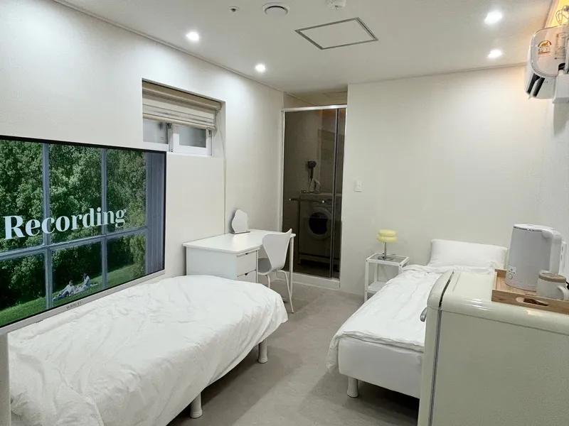 [Jung-gu, Seoul] Newly built, clean, 5-minute walk from Myeongdong Station, fully-equipped twin room 306 2