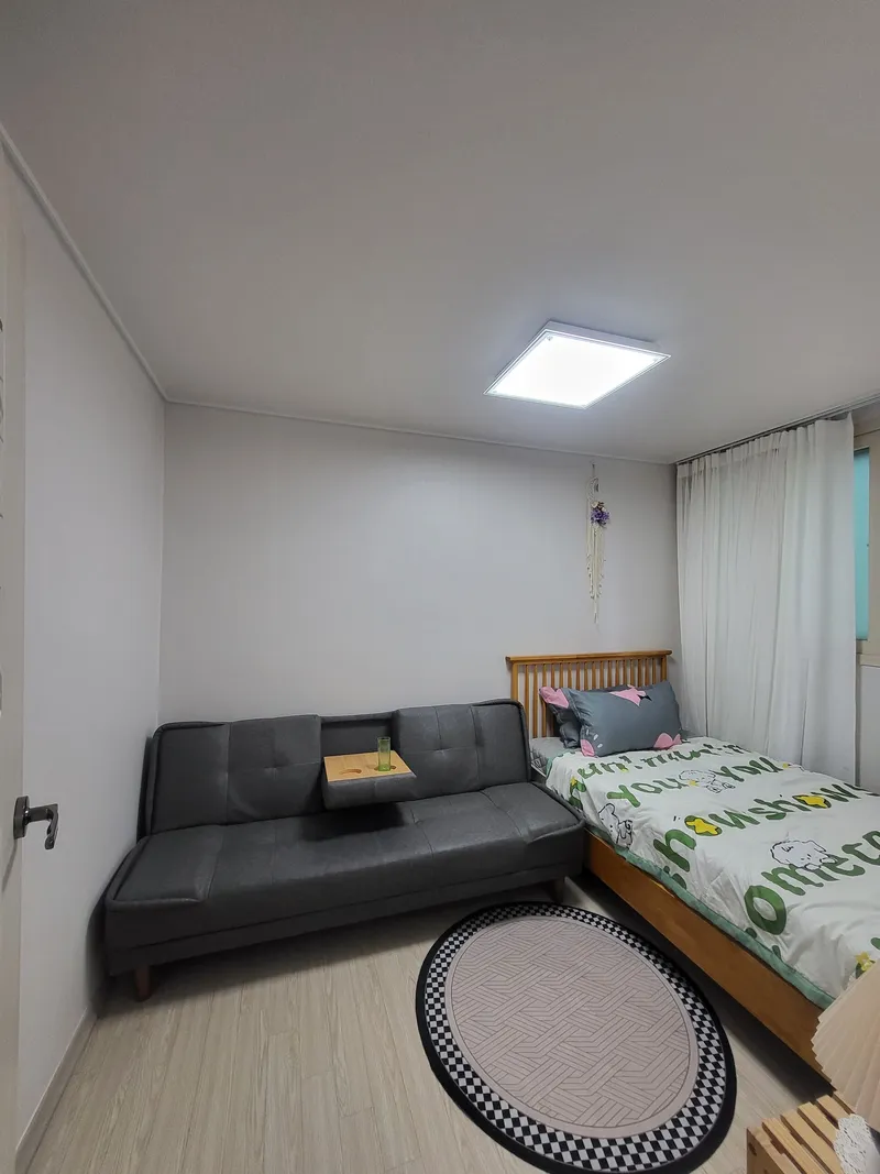 [Songpa, Seoul] 2 minutes walk from Songpanaru Station on Line 9, very close to the station 4