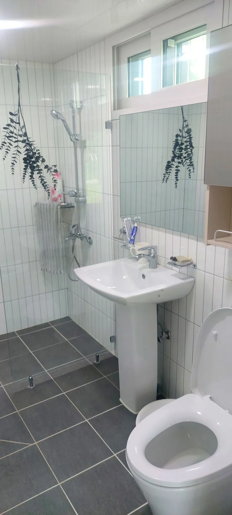 [Yangpyeong] River view and bicycle/walking path/fire pit pretty yard luxury one month living 1st floor 32