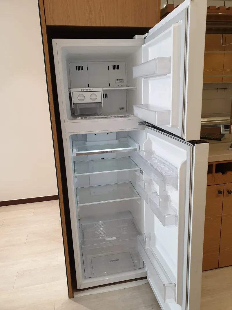 [Seocho, Seoul] 1 minute walk from Gangnam Station, fully-furnished, 11.5 pyeong, max 4 people 12