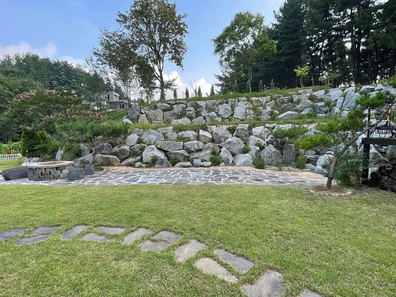 [충남 태안] 가로림만을 뒤로한 아늑한 소나무숲속의 2층 전원주택 8