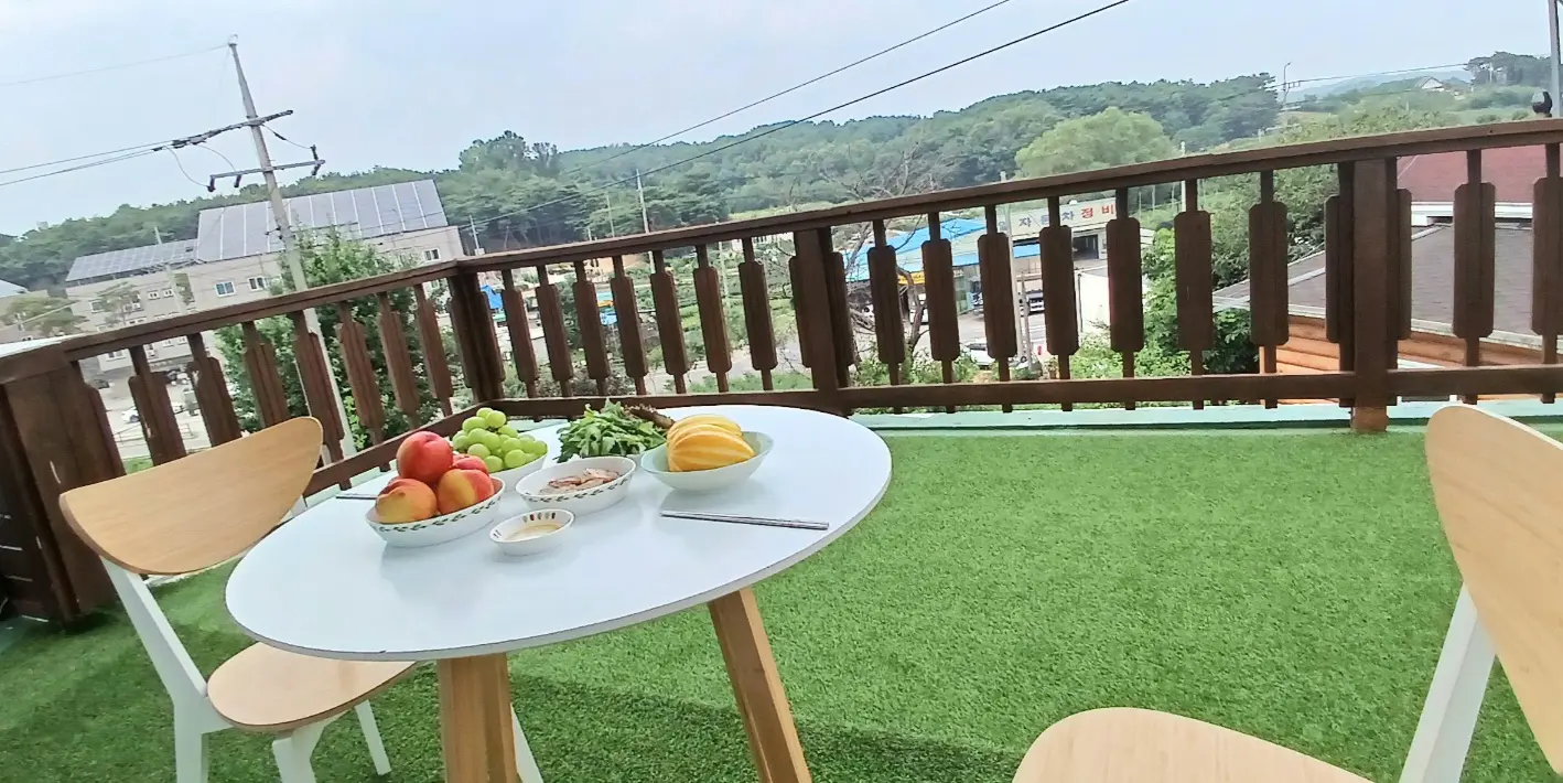 Dangjin, Chungnam with a yard & countryside stay Entire House 2BR & sleeps 4 cost-effectiveness vegetable garden forest area single-family house duplex country house countryside living Cover Photo