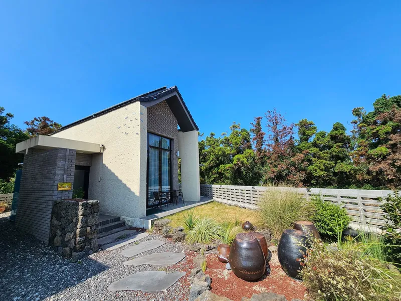 [Aewol, Jeju] Independent Pension Jacuzzi. Duplex with garden 13