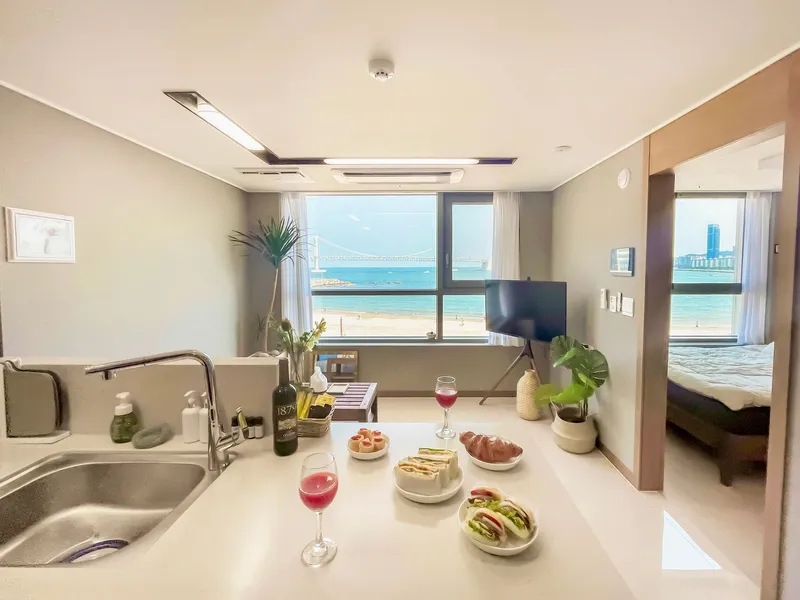 [Suyeong, Busan] Drone Show, Panoramic Ocean View, Two-Room Apartment, Free Parking, Review Check 30