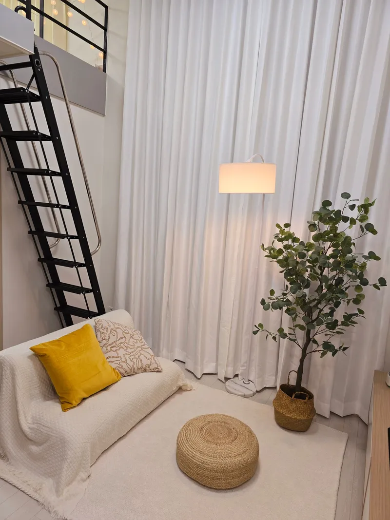 [Seongbuk, Seoul] Beautiful 2-room duplex officetel Wolgok Station Gireum Station Donam 4-way intersection 23
