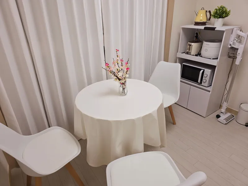 [Seongbuk, Seoul] Beautiful 2-room duplex officetel Wolgok Station Gireum Station Donam 4-way intersection 10