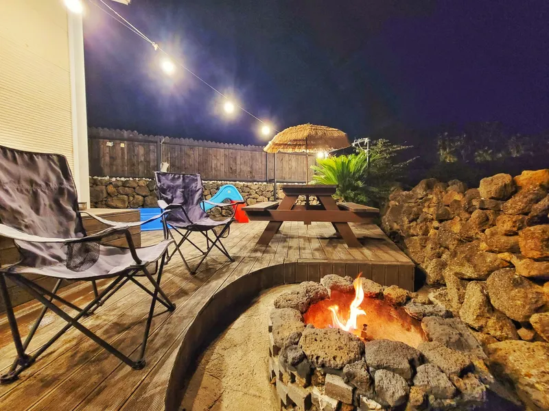[Aewol, Jeju] Baby products, low-profile bed, built-in bathtub, BBQ, coastal road, 22 pyeong 36
