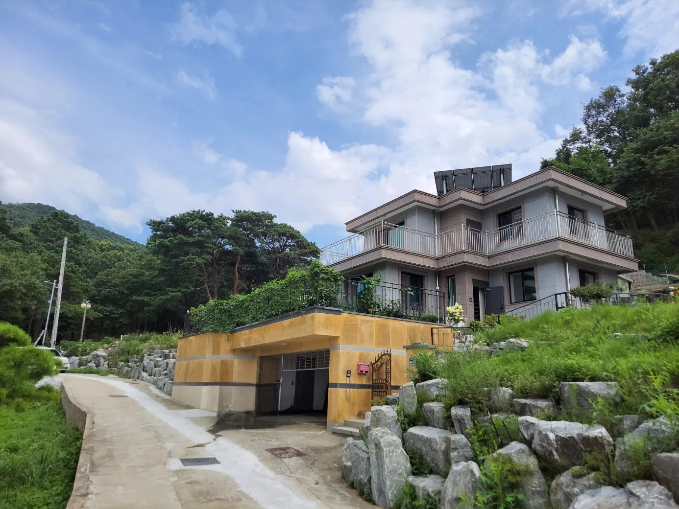 Naega-myeon Sunset View Two-Bedroom Villa
