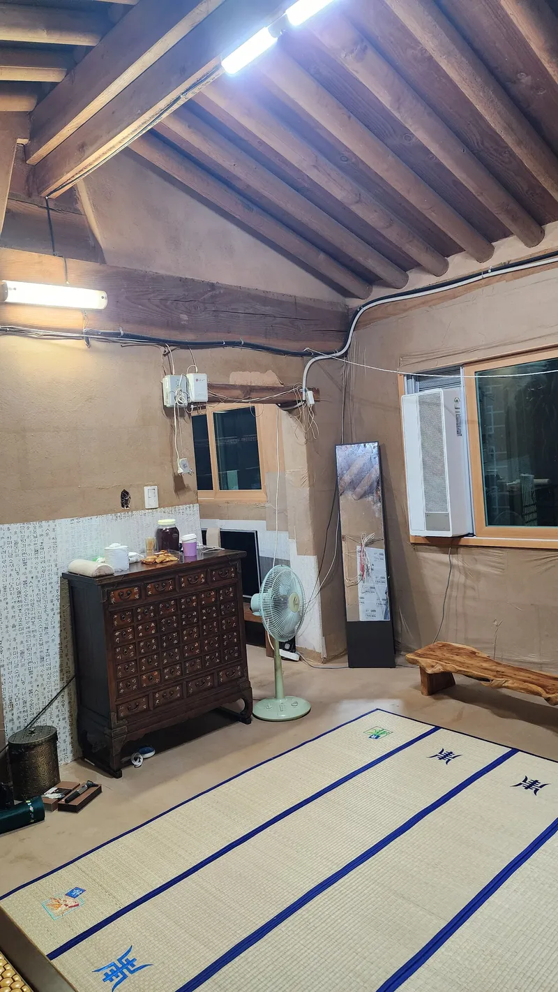 [충북 진천] 한옥원목황토방구들원목서까레. 황토구들방 원룸독체#장작불구들 11