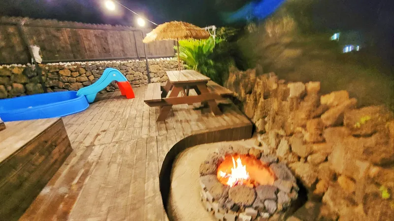 [Aewol, Jeju] Baby products, low-profile bed, built-in bathtub, BBQ, coastal road, 22 pyeong 33