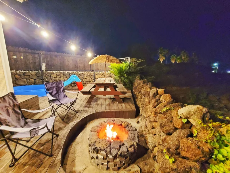 [Aewol, Jeju] Baby products, low-profile bed, built-in bathtub, BBQ, coastal road, 22 pyeong 38