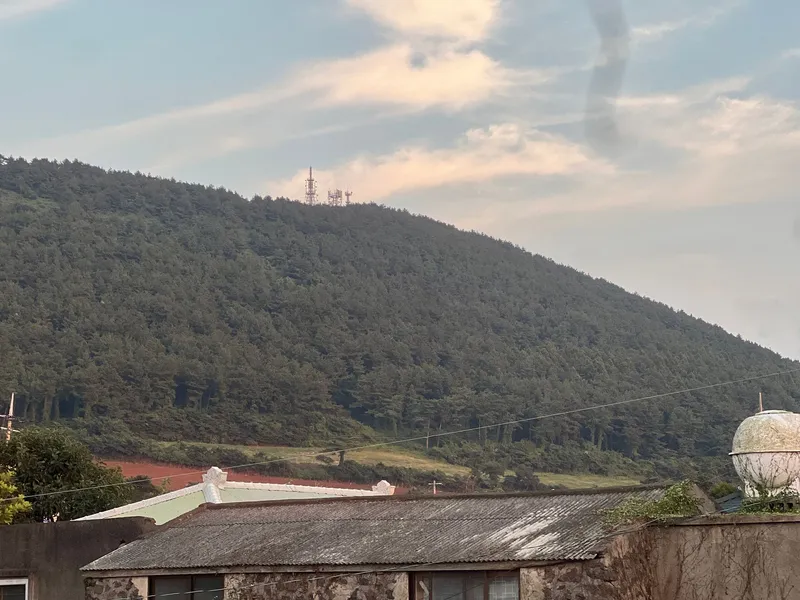 [제주 한림] 서쪽 금오름이 보이는 1-2인 숙소 13