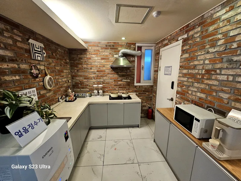 [Anyang] 1 minute walk from Myeonghak Station 20
