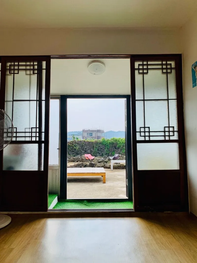 [제주 조천][북촌포구]바다거리 5초_트렌드 촌캉스 넓은마당 불멍,문어통발,낚시가능 173