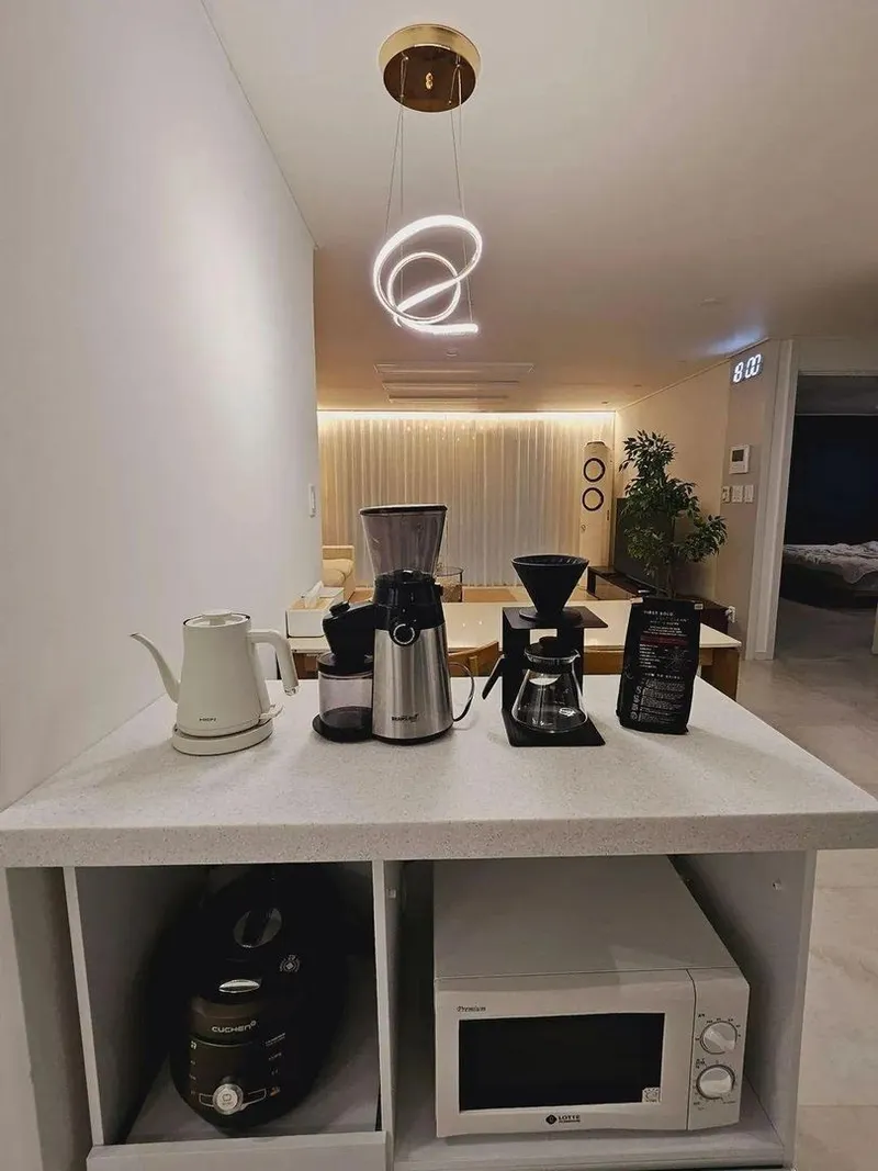 [Yeonsu, Incheon] 40 pyeong 3-room all-model comfortable fully-optioned apartment 9