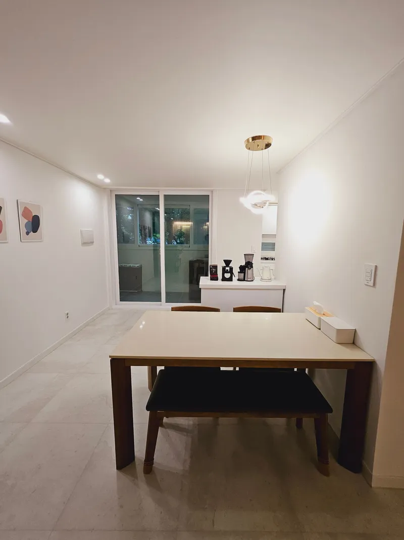 [Yeonsu, Incheon] 40 pyeong 3-room all-model comfortable fully-optioned apartment 7