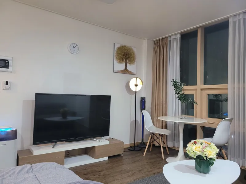 [Gangnam, Seoul] 2-minute walk from Seolleung Station. Fully furnished. NH06 17
