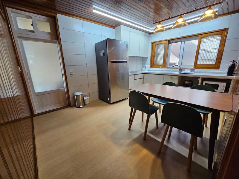 [제주 삼도이동] 탑동 공항 차량10분, 보도3분 해안길 40평 마당주택 9