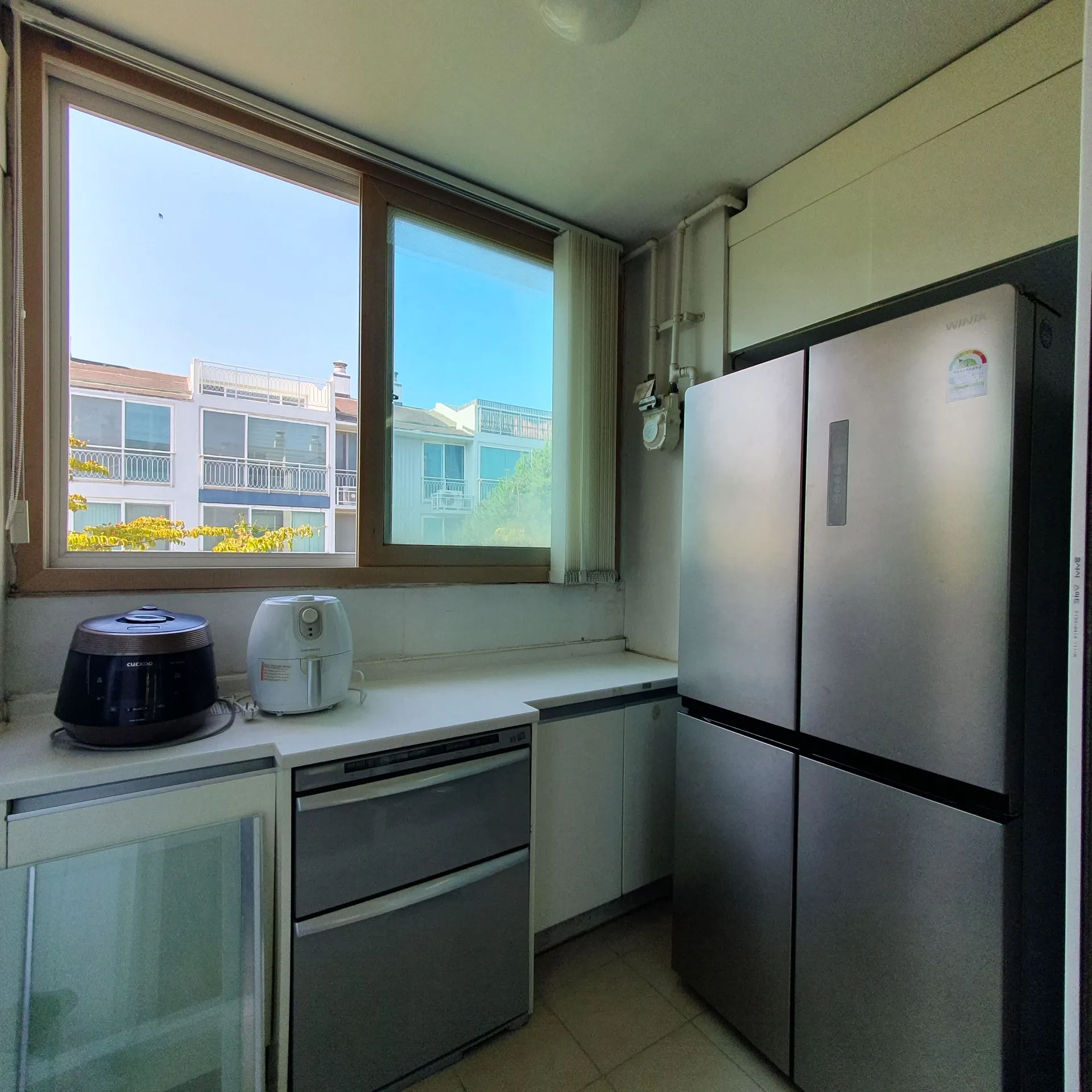 Unseo-dong Seaside Three-Bedroom Apartment