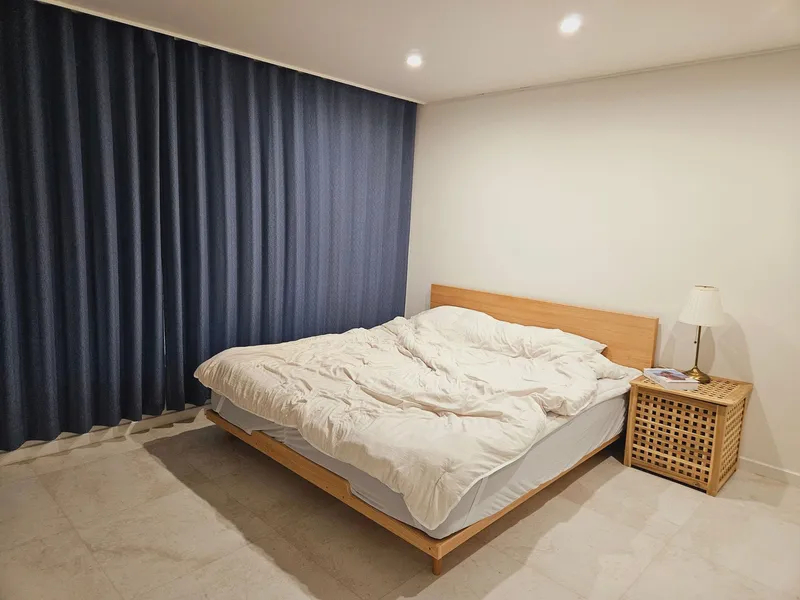 [Yeonsu, Incheon] 40 pyeong 3-room all-model comfortable fully-optioned apartment 10