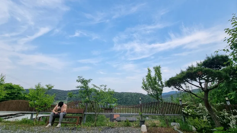 [Chuncheon][Chuncheon, Gangwon-do] A small house with a yard along the Hongcheon River 9