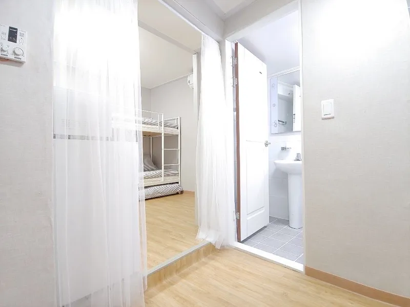 [Jongno, Seoul] 2-minute walk from Changsin Station, 2-person detached studio 4