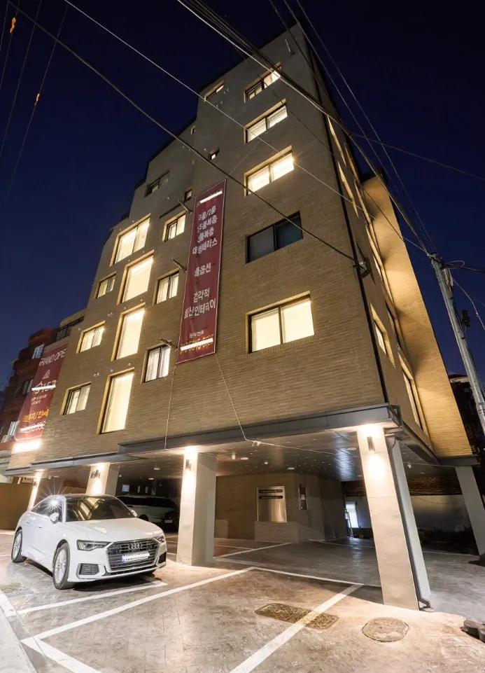 [Gangdong, Seoul] 2F Myeongil Station area newly built fully-furnished 4 beds 2 bathrooms 14