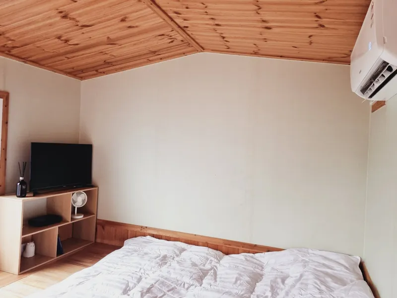 [Chuncheon][Chuncheon, Gangwon-do] A small house with a yard along the Hongcheon River 2