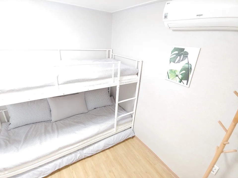Changsin-dong Transit-Friendly Studio