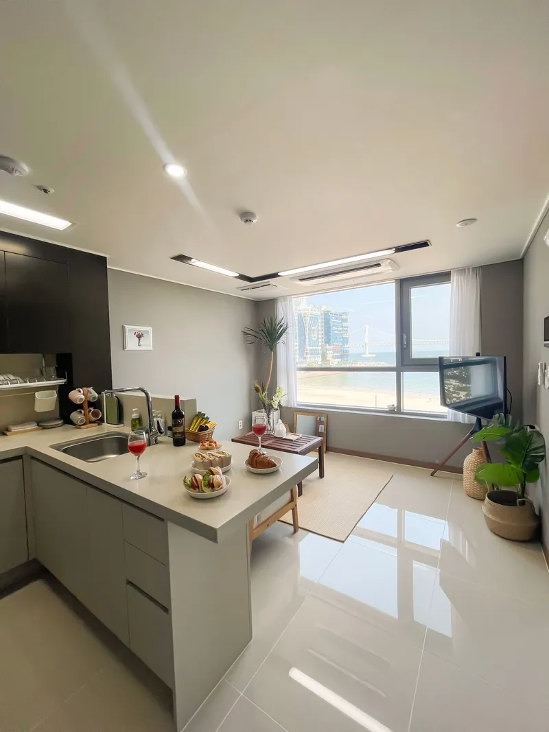 [Suyeong, Busan] Drone Show, Panoramic Ocean View, Two-Room Apartment, Free Parking, Review Check 29