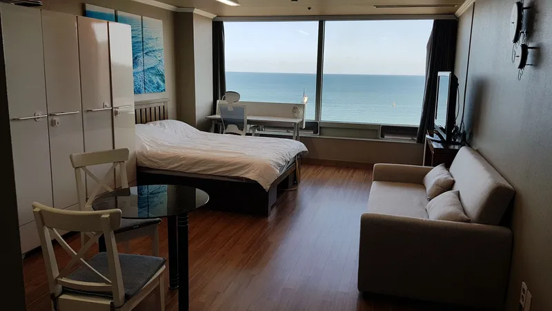 [Haeundae, Busan] Ocean view parking right in front of the beach 23