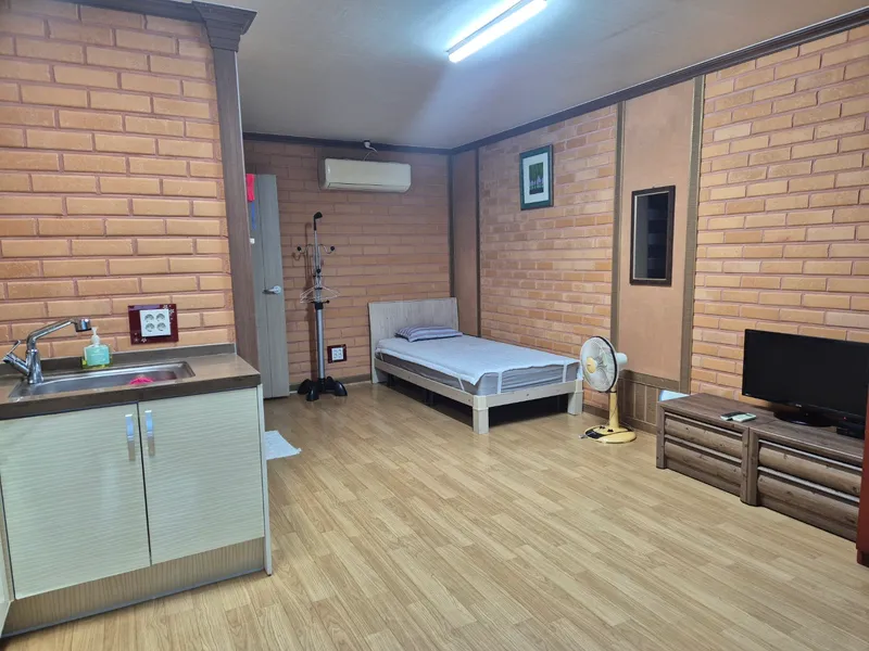 [Yeosu] Soramyeon Beach Pension One Room #103 2
