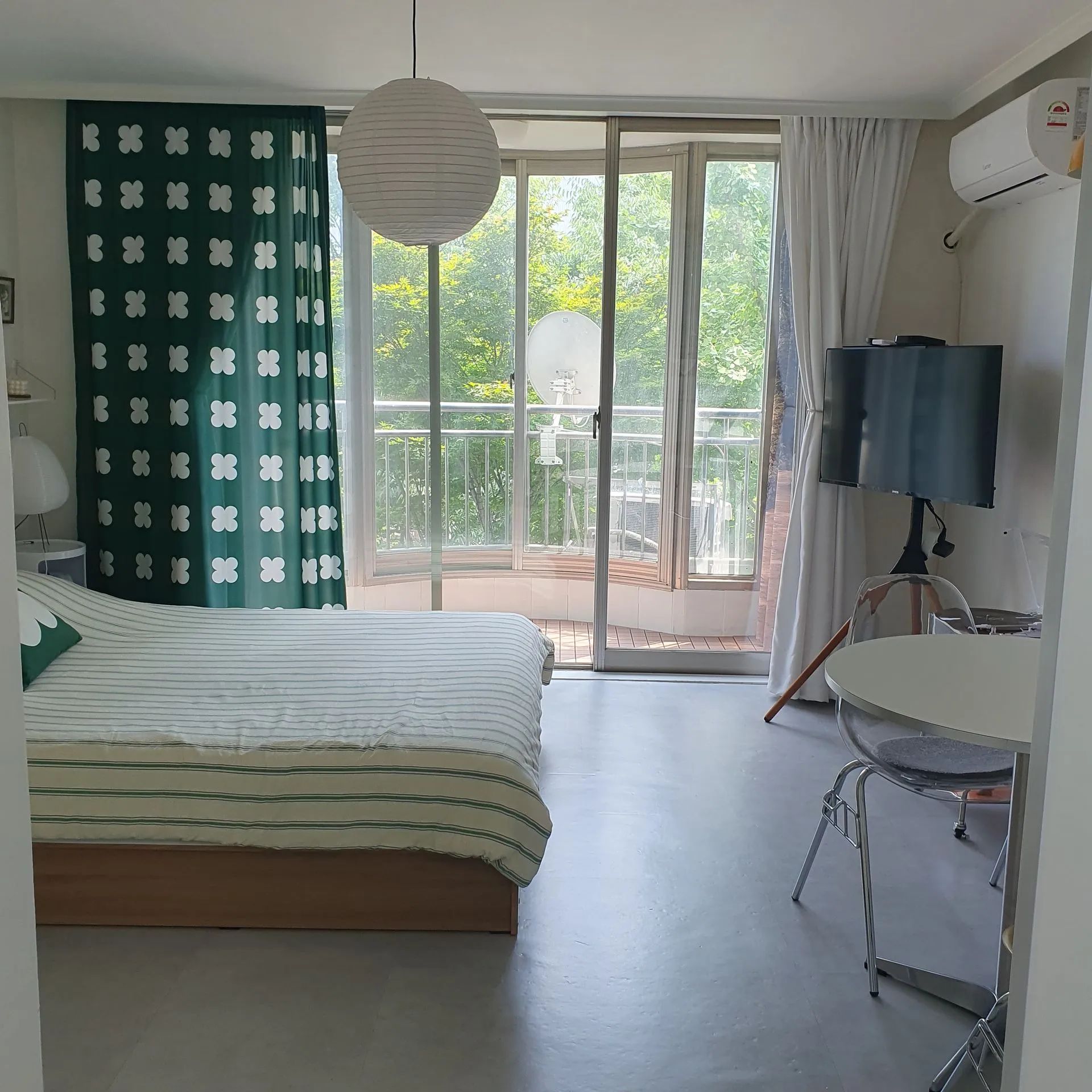Duho-dong Seaside One-Bedroom Apartment