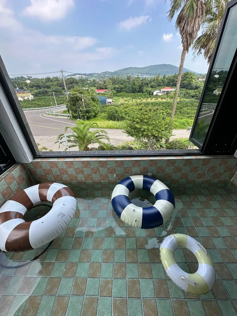 [Namwon, Seogwipo] Seogwipo Namwon Pyeoseon Sea 10 minutes Dog-friendly independent pool villa 60